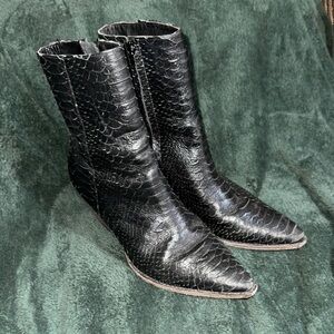 Matisse Black Textured Ankle Booties